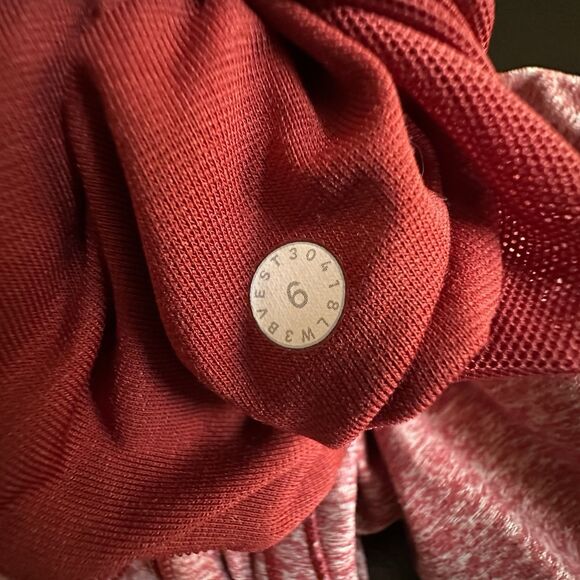 Lululemon Women's Run Briskly 1/2 Zip Red Heathered Jacket Size 6 Stretch B0920 - Picture 8 of 8
